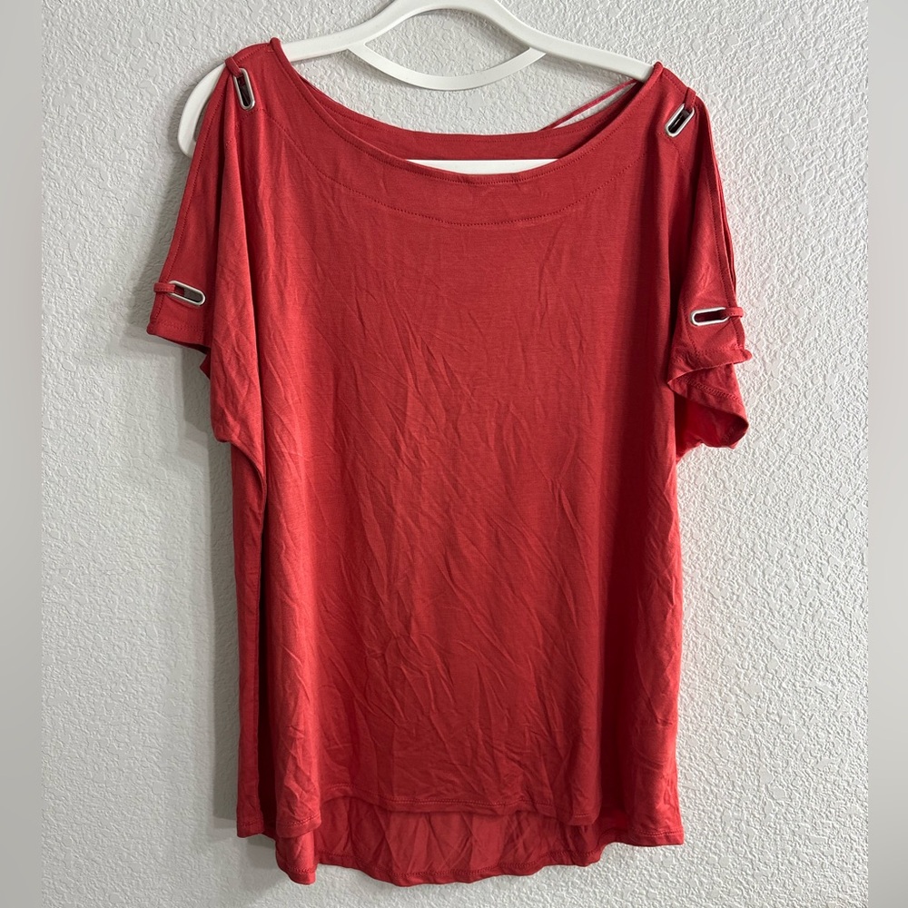 Cable & Gauge Burnt Orange Short Cold Shoulder Top with Silver Details Woman L